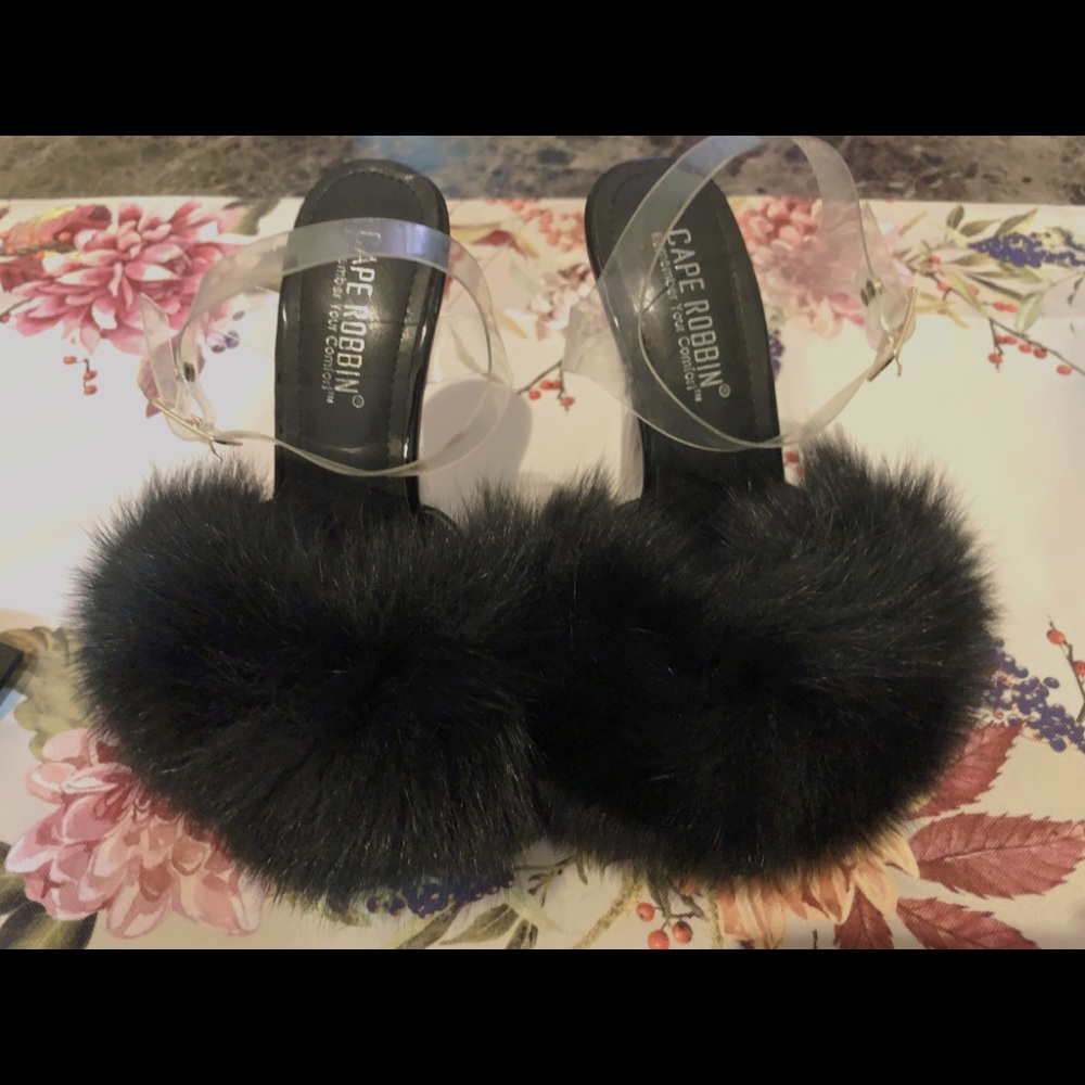 Furry High Heel Cape Robbin